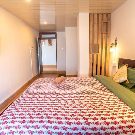 Monratino Himadrie -2 Mins Walk From Mall Road - All Rooms Have Kanchenjunga Mountain View Darjeeling  Buitenkant foto