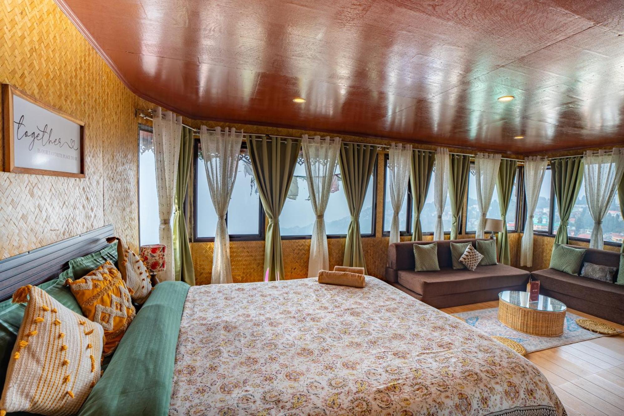 Monratino Himadrie -2 Mins Walk From Mall Road - All Rooms Have Kanchenjunga Mountain View Darjeeling  Buitenkant foto