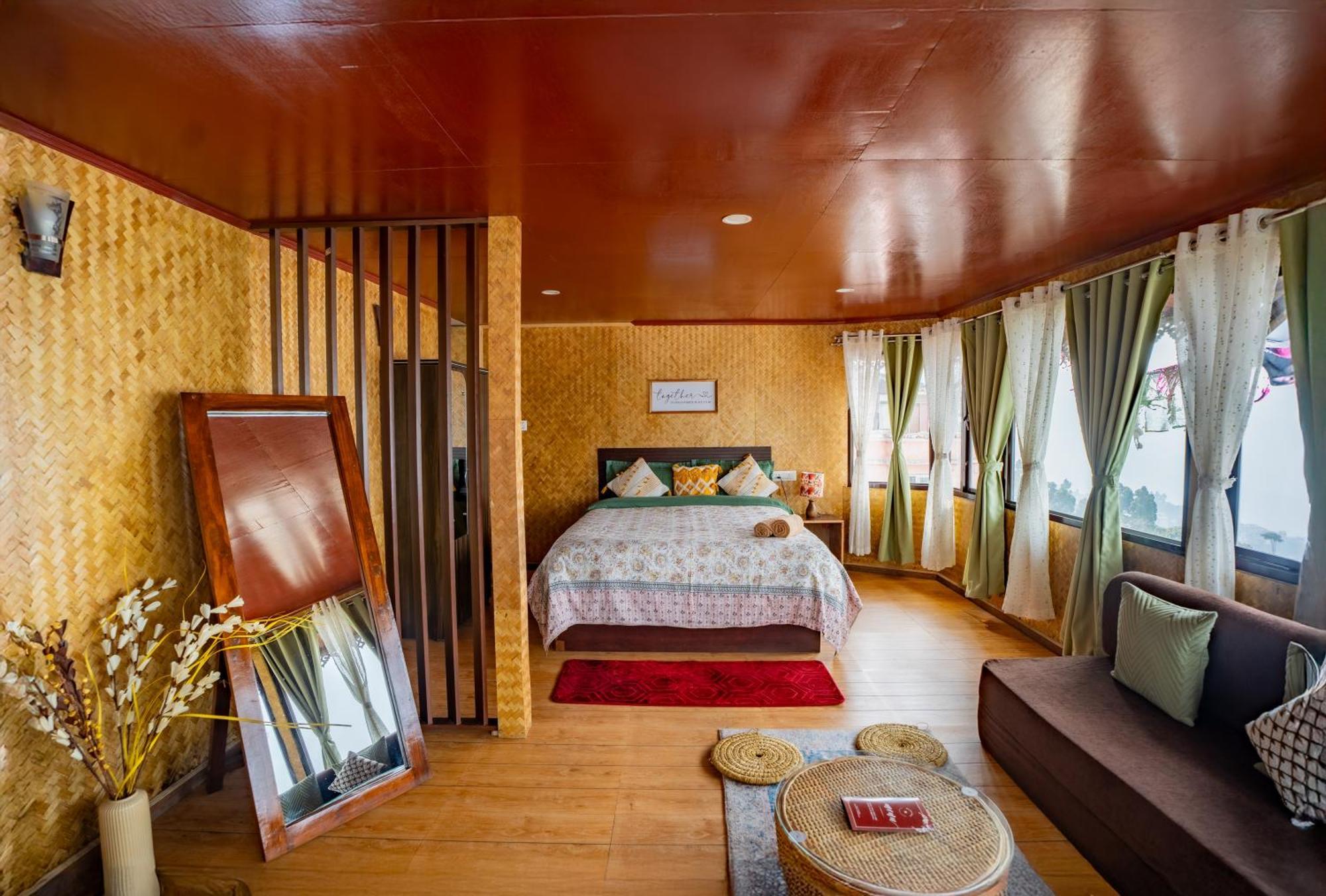 Monratino Himadrie -2 Mins Walk From Mall Road - All Rooms Have Kanchenjunga Mountain View Darjeeling  Buitenkant foto