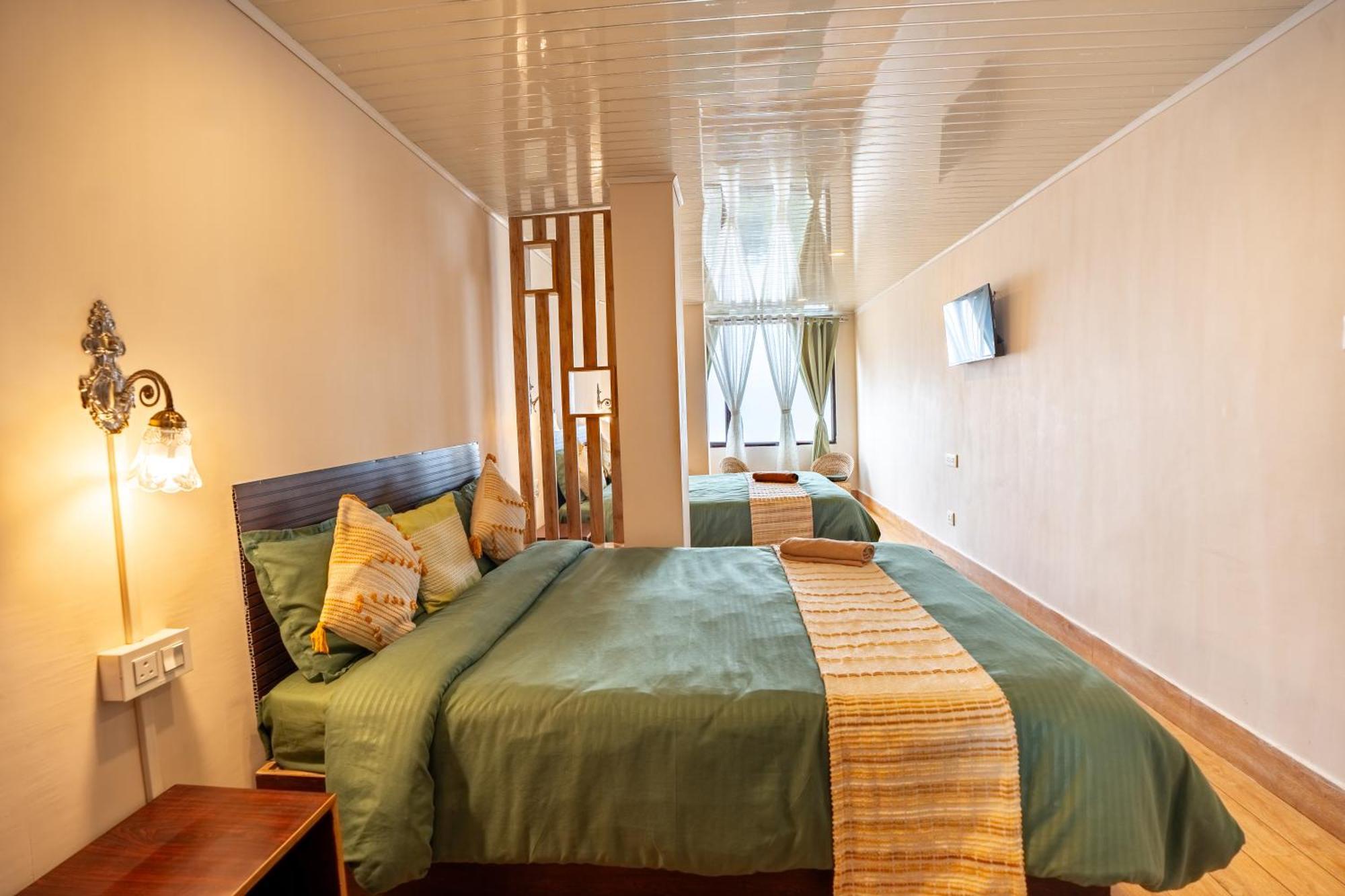 Monratino Himadrie -2 Mins Walk From Mall Road - All Rooms Have Kanchenjunga Mountain View Darjeeling  Buitenkant foto