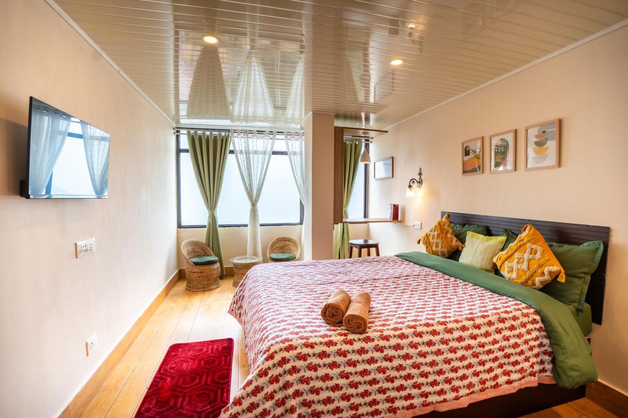 Monratino Himadrie -2 Mins Walk From Mall Road - All Rooms Have Kanchenjunga Mountain View Darjeeling  Buitenkant foto