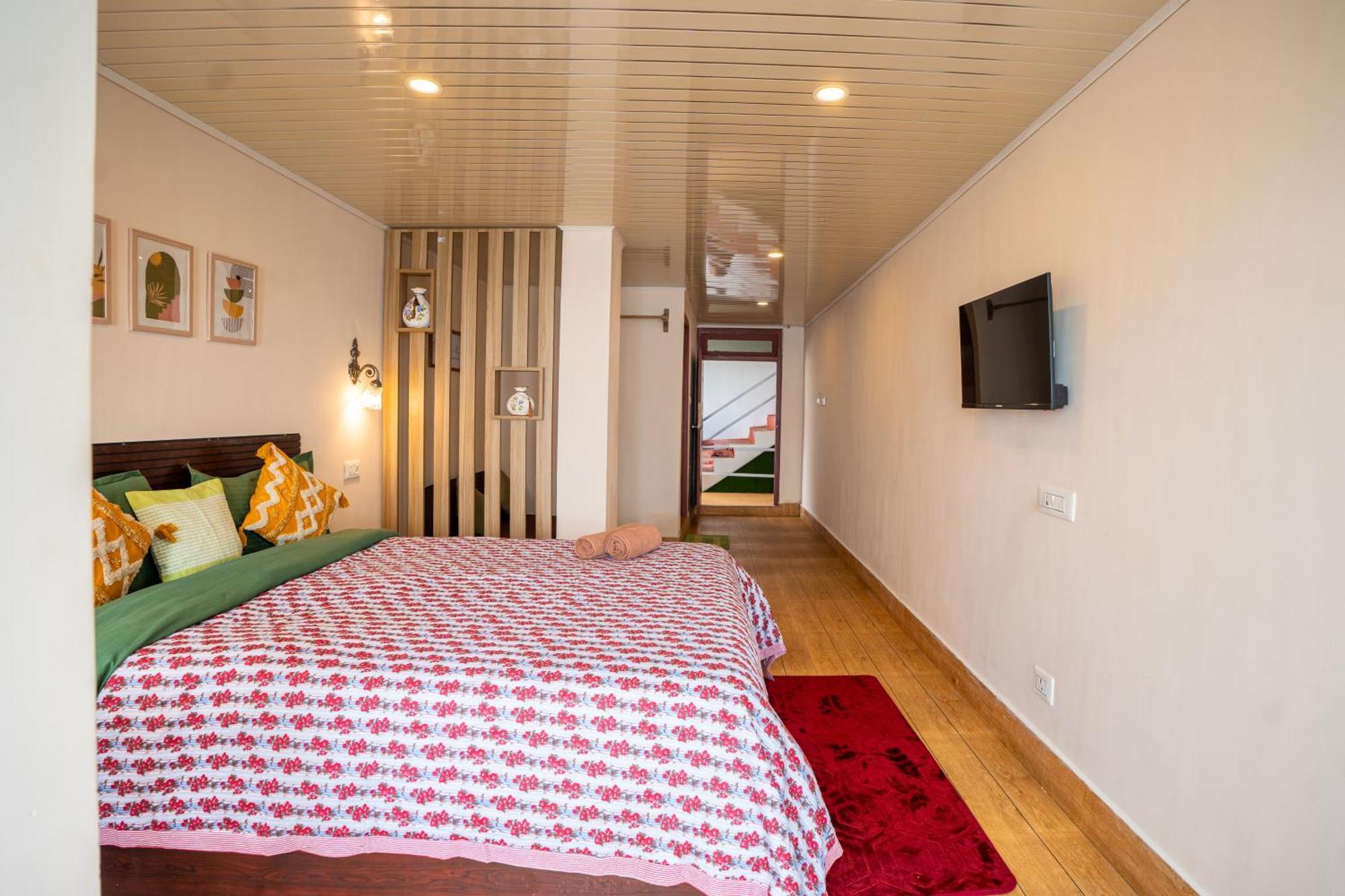 Monratino Himadrie -2 Mins Walk From Mall Road - All Rooms Have Kanchenjunga Mountain View Darjeeling  Buitenkant foto
