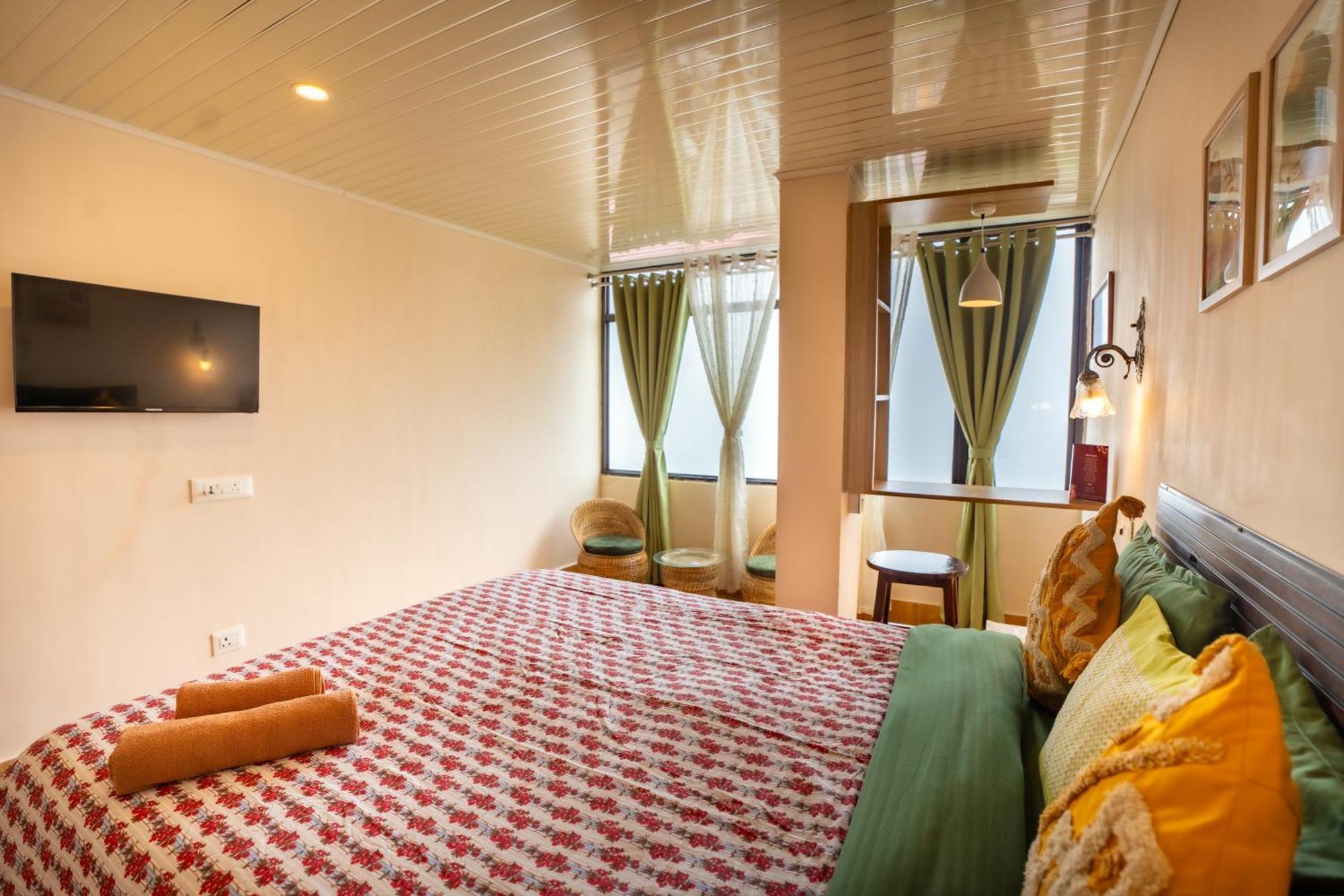 Monratino Himadrie -2 Mins Walk From Mall Road - All Rooms Have Kanchenjunga Mountain View Darjeeling  Buitenkant foto
