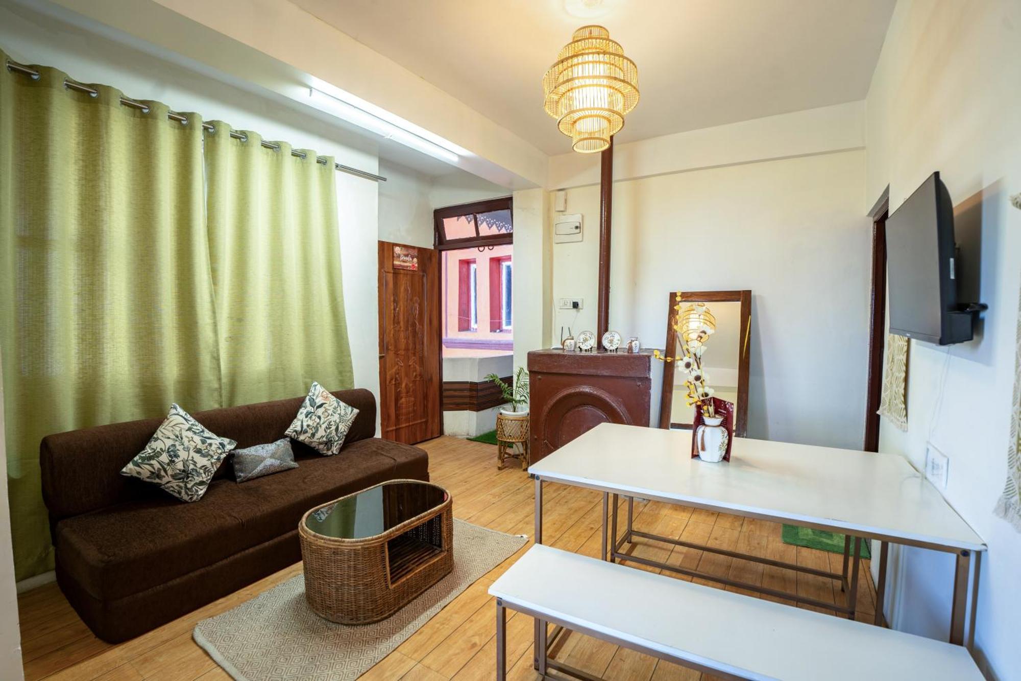 Monratino Himadrie -2 Mins Walk From Mall Road - All Rooms Have Kanchenjunga Mountain View Darjeeling  Buitenkant foto